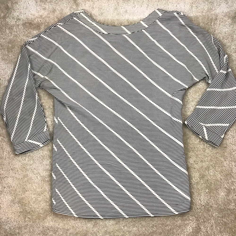 TAHARI Black Striped Blouse Top Open Back Women's Size 4 Boat Neck 100% Silk EUC